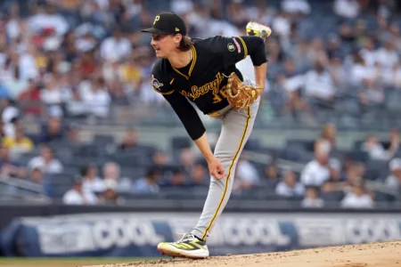 Fried, Yankees beat Pirates 2-0 for split